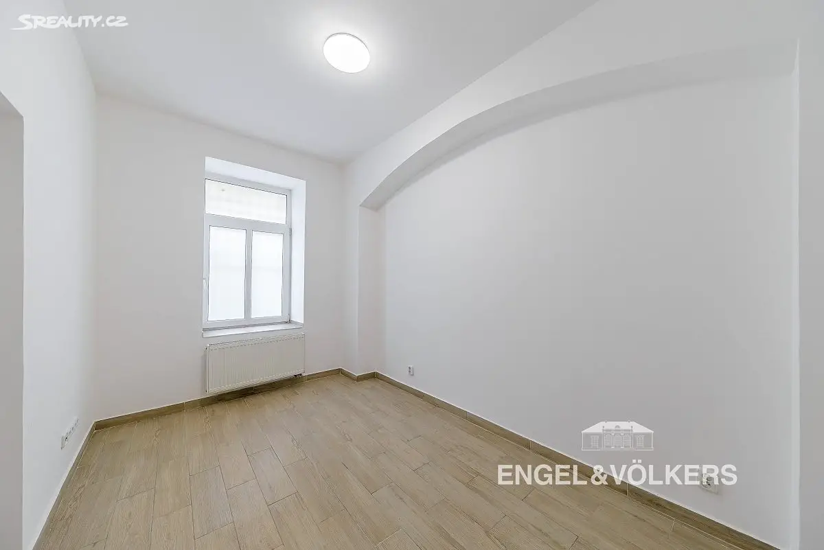 Pronájem bytu 1+1 45 m², Holečkova, Praha 5 - Košíře