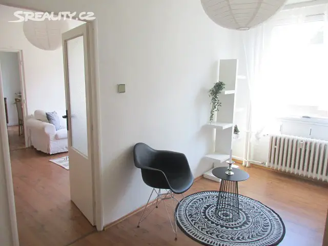 Prodej bytu 3+1 68 m², Pod Strání, Praha 10 - Strašnice