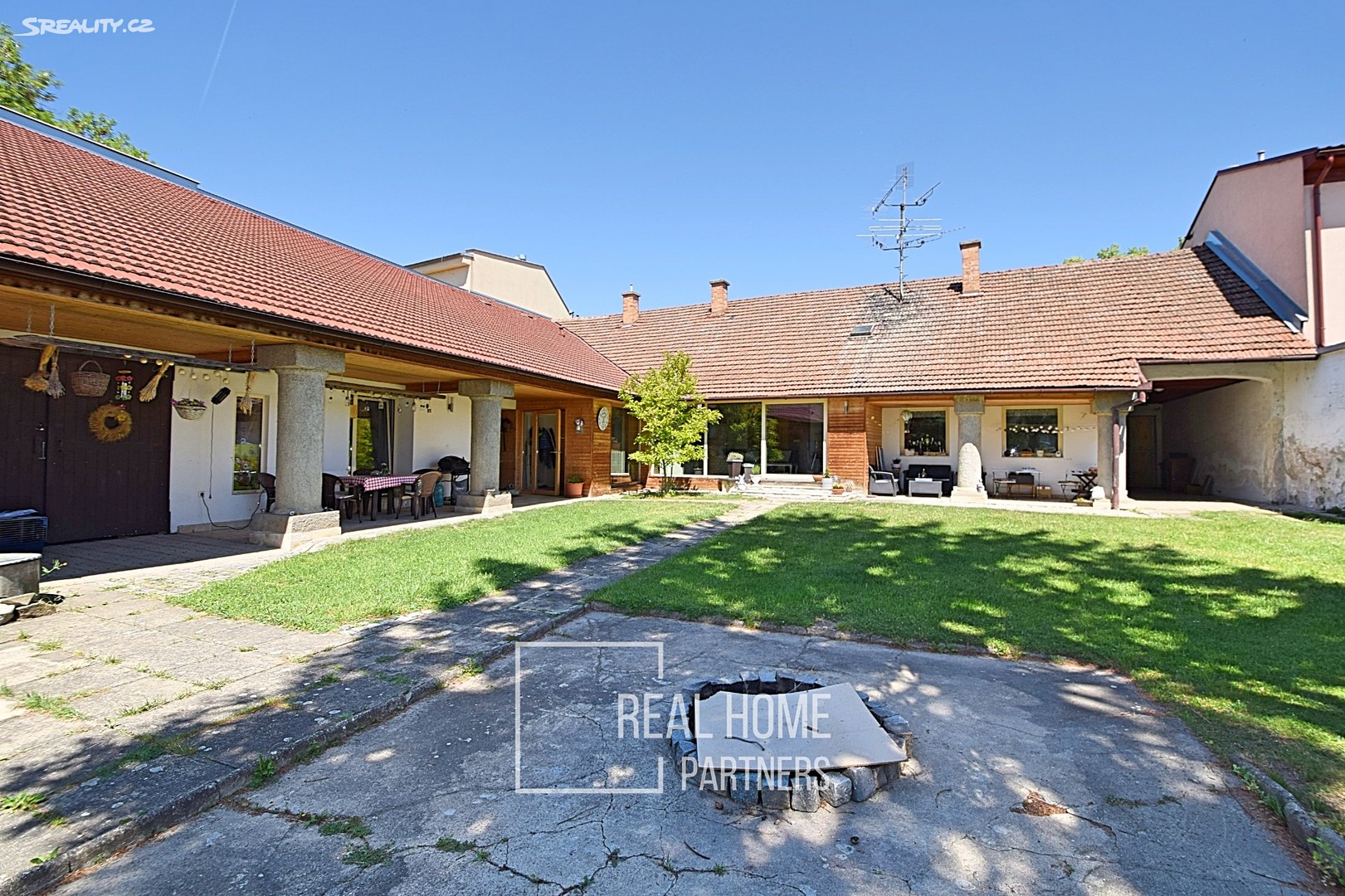 Prodej  rodinného domu 393 m², pozemek 1 871 m², Rajhrad, okres Brno-venkov
