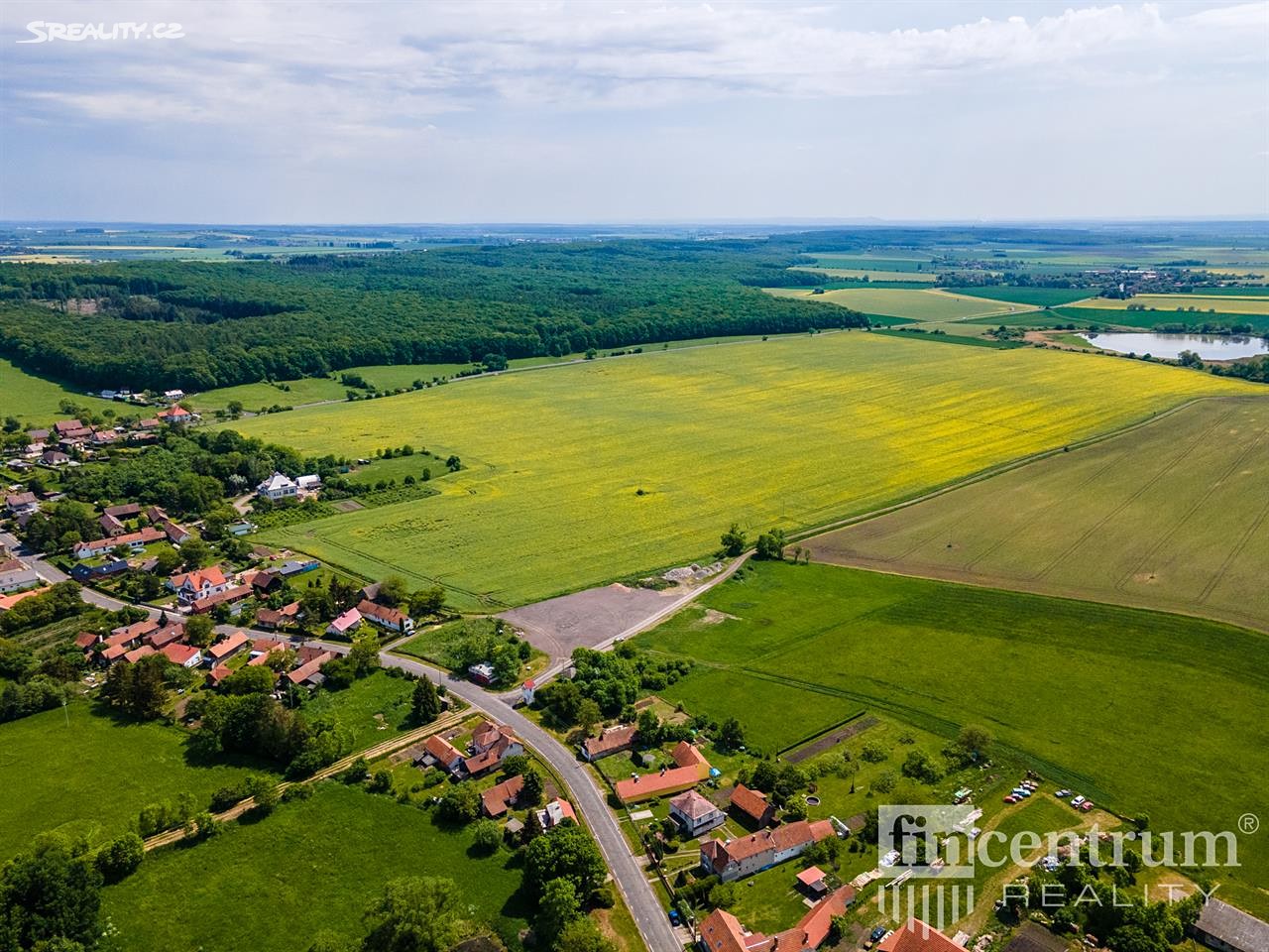 Prodej  stavebního pozemku 1 366 m², Slavhostice, okres Jičín