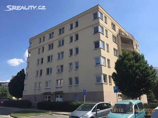 Pronájem bytu 1+kk 35 m², Štefánikova, Hradec Králové - Moravské Předměstí