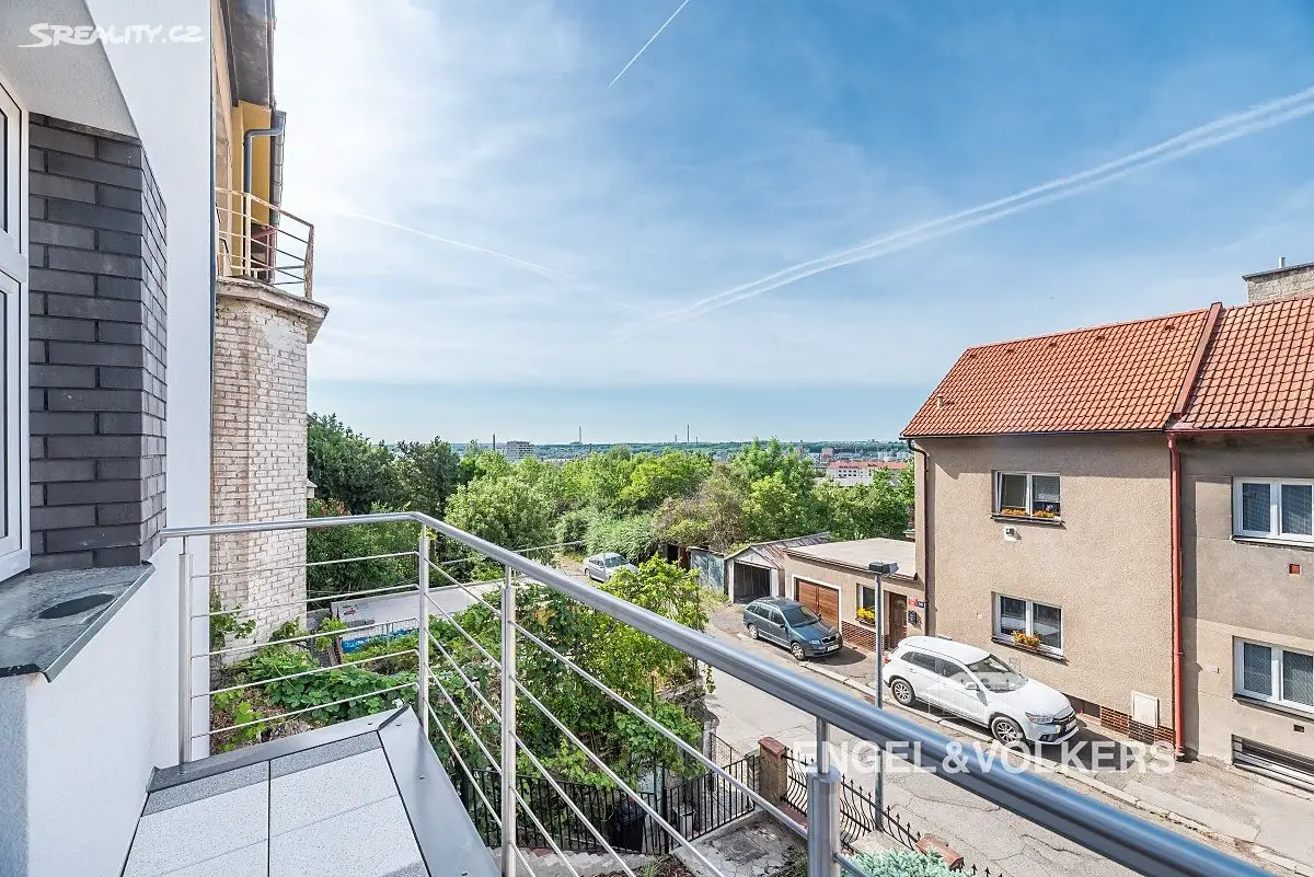 Pronájem bytu 2+1 65 m² (Mezonet), Pod Krocínkou, Praha 9 - Vysočany