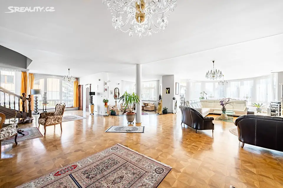 Prodej  vily 1 093 m², pozemek 2 646 m², K Hrnčířům, Praha 4 - Šeberov