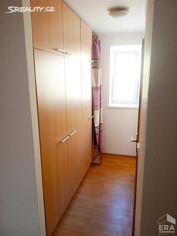 Pronájem bytu 2+1 60 m², U Pošty, Opava - Město