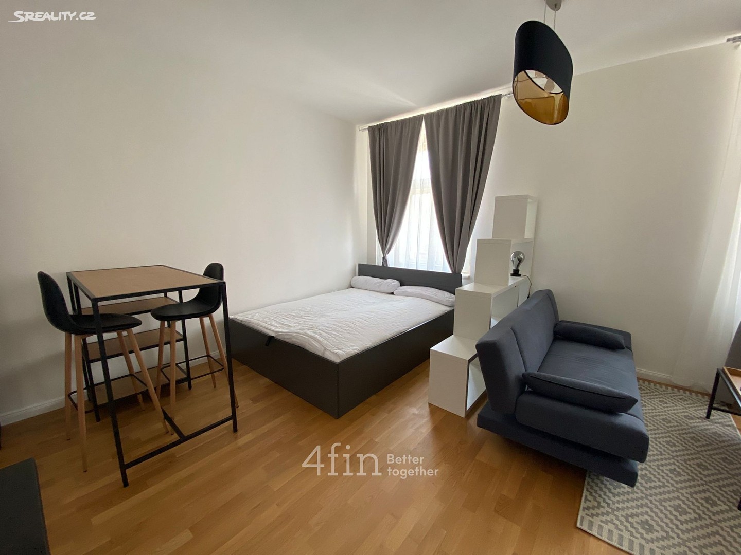 Pronájem bytu 1+kk 30 m², Římská, Praha 2 - Vinohrady