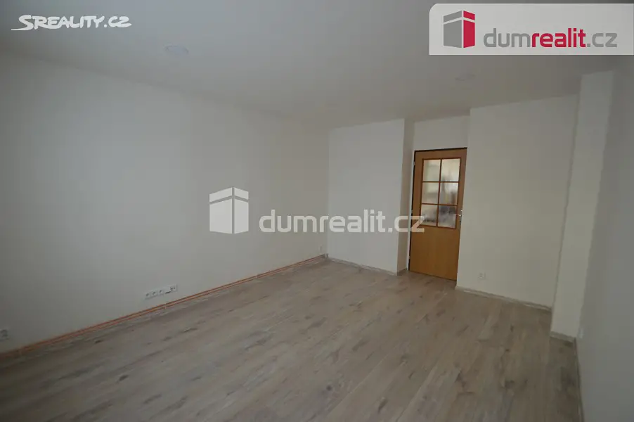Pronájem bytu 1+1 44 m², U nových vil, Praha 10 - Strašnice