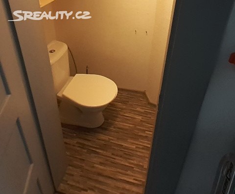 Pronájem bytu 1+kk 24 m², U Plynárny, Praha 4 - Michle