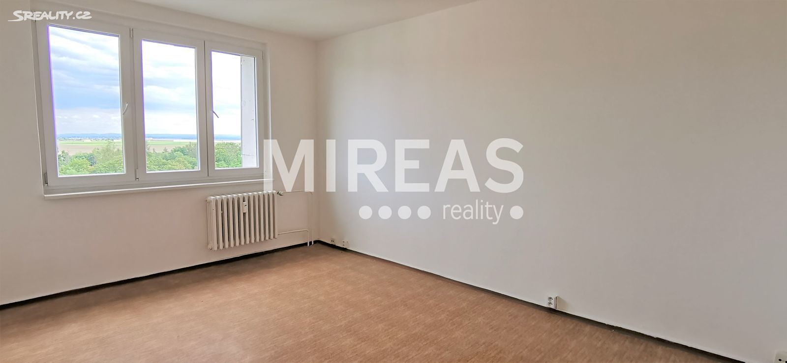 Prodej bytu 1+1 35 m², Armádní, Milovice - Mladá