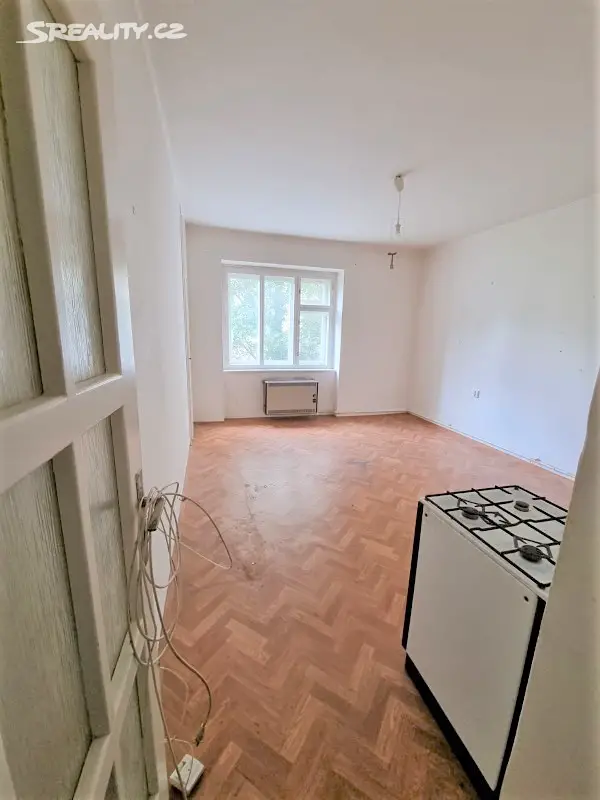 Prodej bytu 1+kk 27 m², Na Dolinách, Praha 4 - Podolí