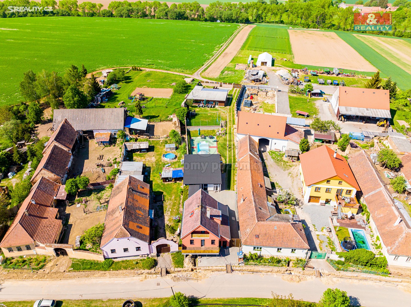 Prodej  chalupy 365 m², pozemek 1 833 m², Dešná, okres Jindřichův Hradec