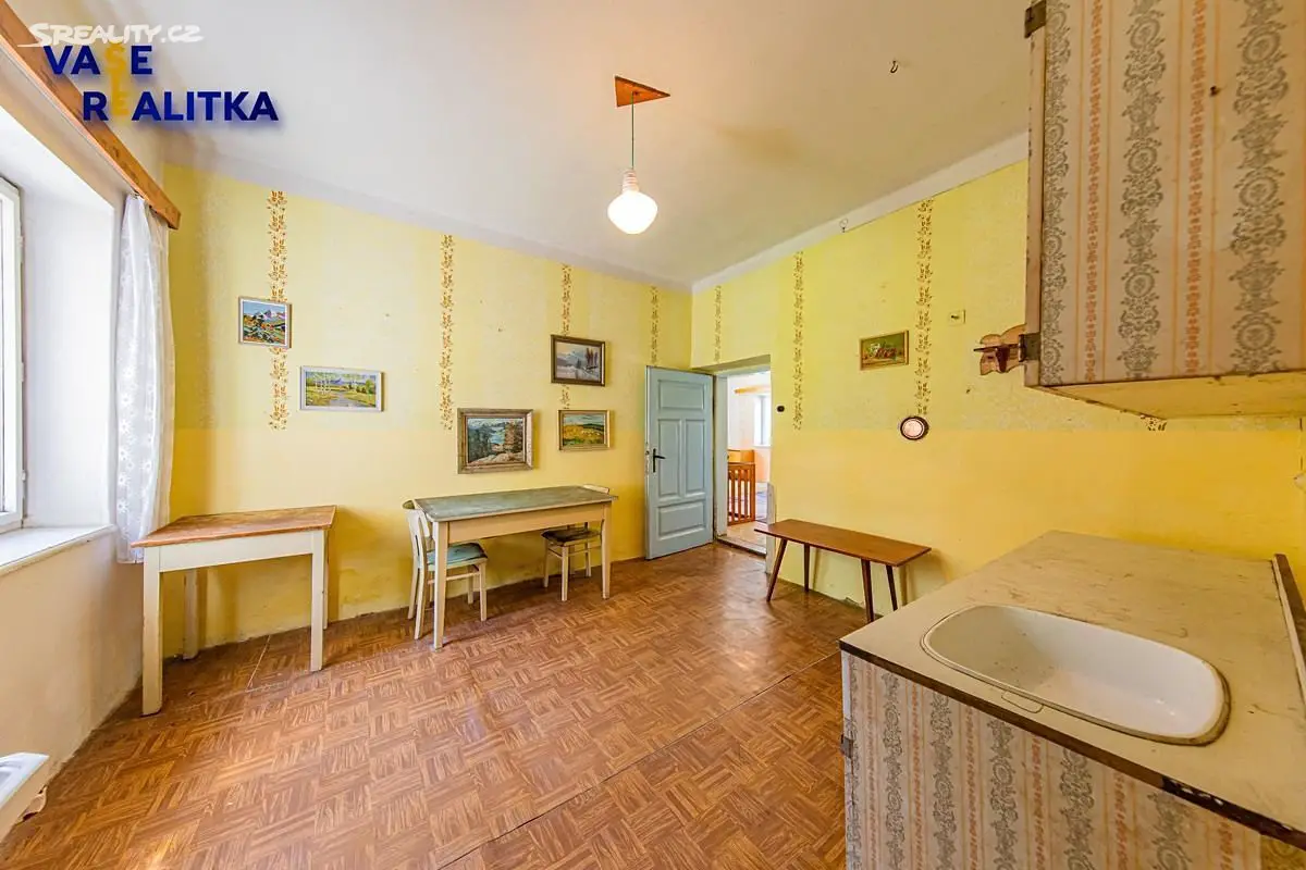 Prodej  rodinného domu 200 m², pozemek 2 311 m², Bělotín, okres Přerov