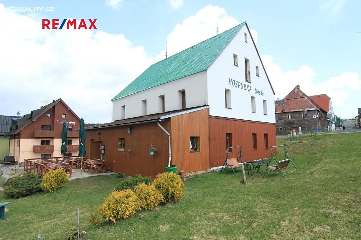 Prodej  rodinného domu 300 m², pozemek 172 m², Boží Dar, okres Karlovy Vary