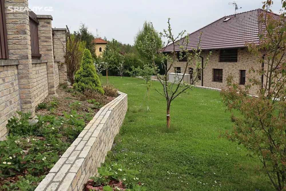 Prodej  rodinného domu 300 m², pozemek 800 m², Chlumčany - Hradčany, okres Plzeň-jih