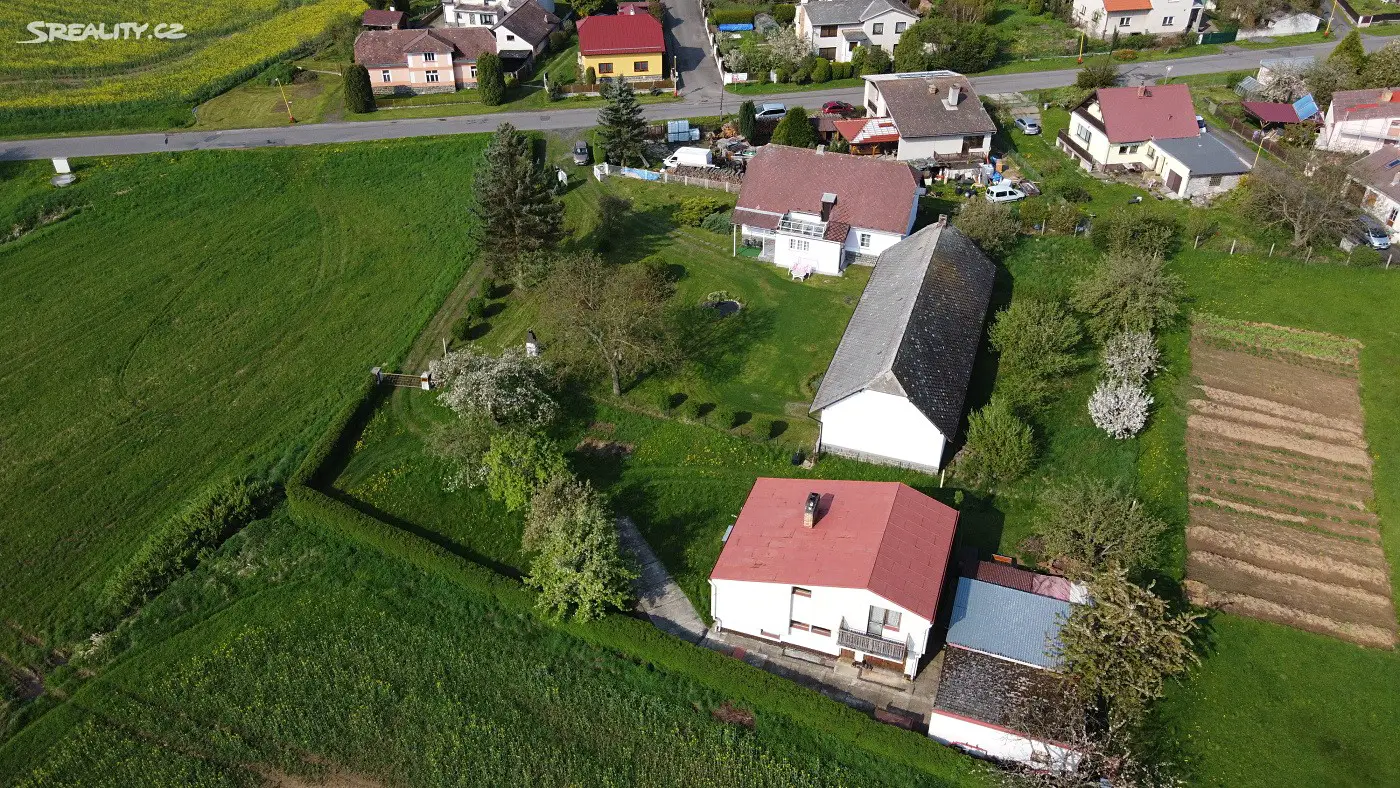 Prodej  rodinného domu 260 m², pozemek 2 302 m², Chraštice, okres Příbram