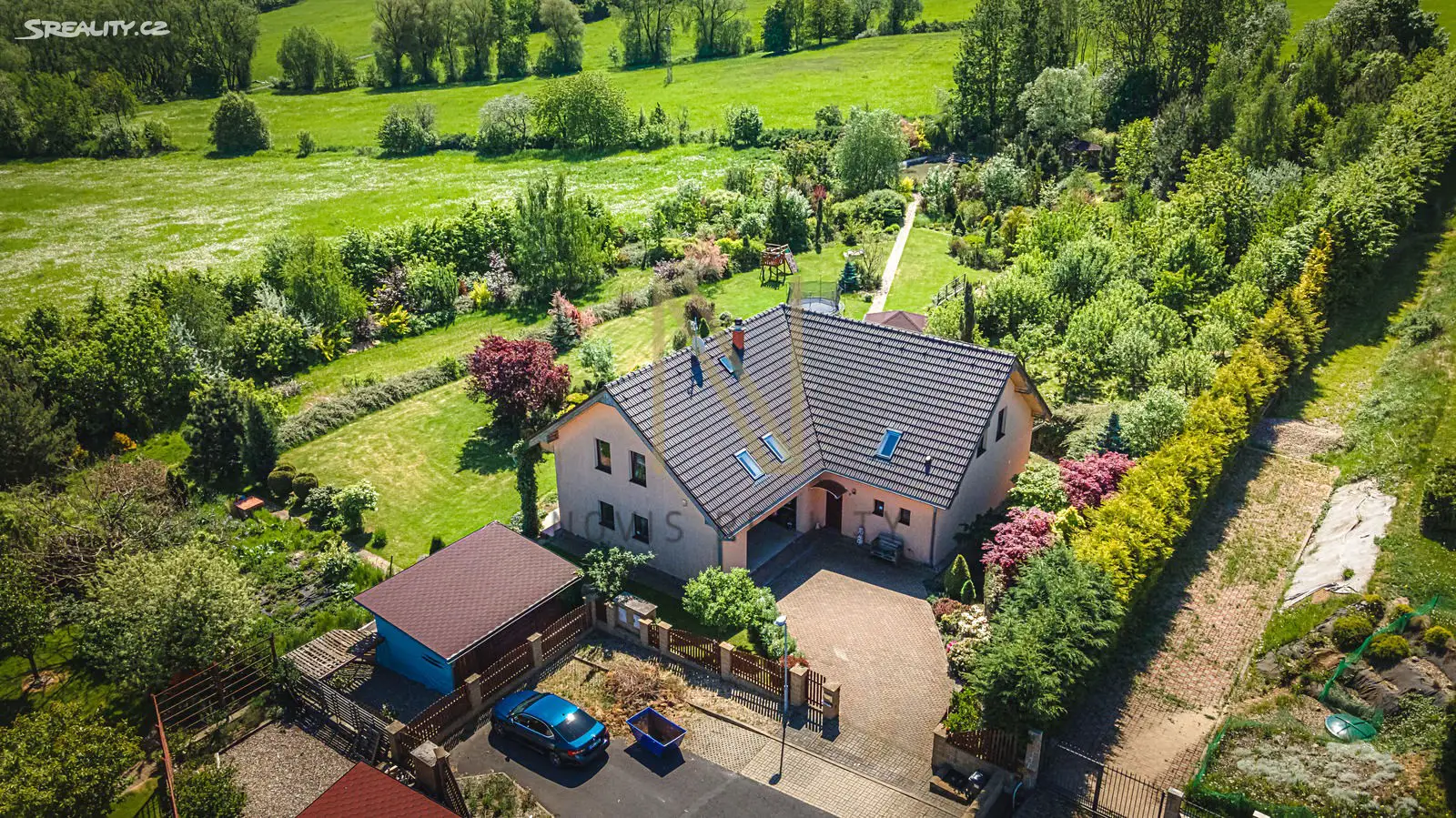 Prodej  rodinného domu 299 m², pozemek 2 000 m², Chuderov - Radešín, okres Ústí nad Labem