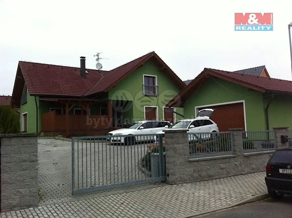 Prodej  rodinného domu 177 m², pozemek 1 042 m², Dolany, okres Klatovy