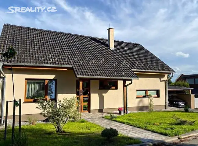 Prodej  rodinného domu 130 m², pozemek 3 100 m², Luká, okres Olomouc