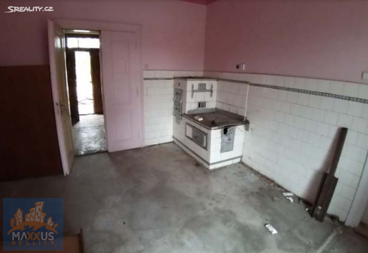 Prodej  rodinného domu 220 m², pozemek 3 038 m², Mořina, okres Beroun