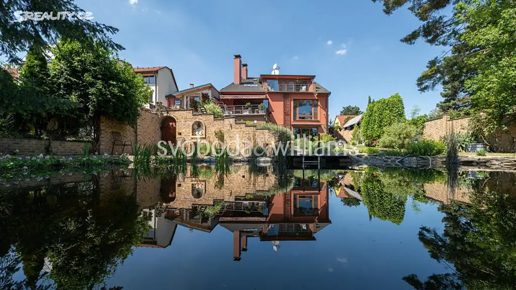 Prodej  rodinného domu 511 m², pozemek 3 372 m², Podolí, okres Brno-venkov