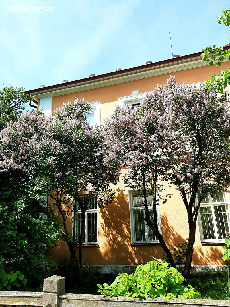 Prodej  rodinného domu 550 m², pozemek 1 555 m², Smilovice, okres Mladá Boleslav