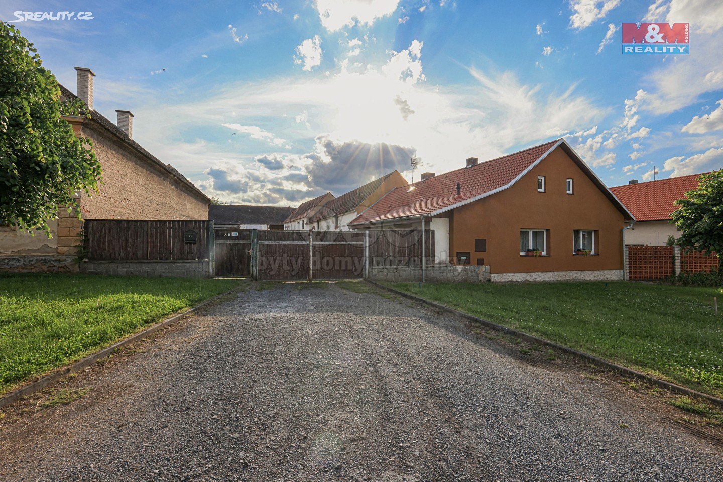 Prodej  rodinného domu 250 m², pozemek 2 178 m², Útušice - Robčice, okres Plzeň-jih