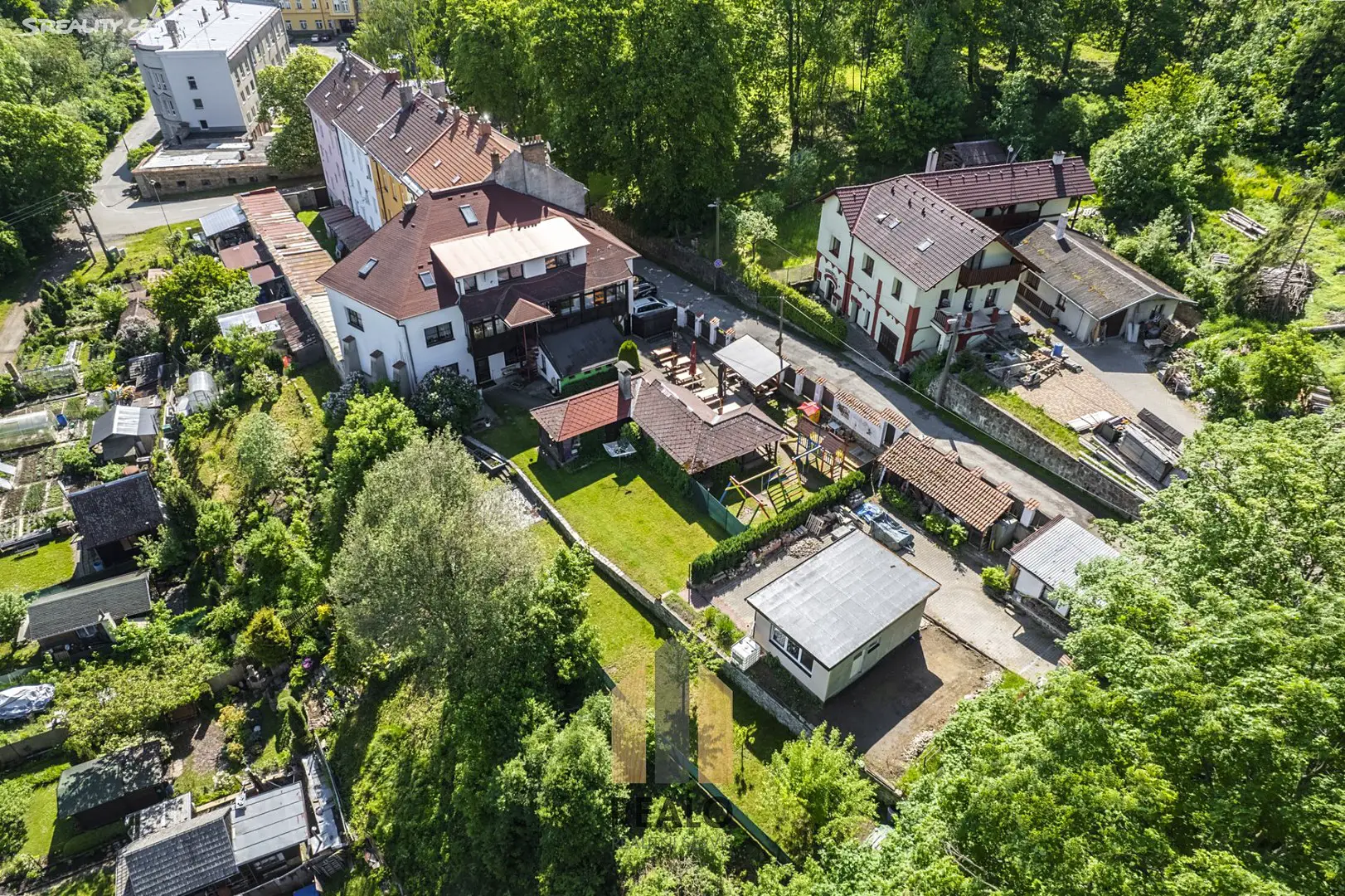 Prodej  vícegeneračního domu 450 m², pozemek 1 013 m², Lesní, Jihlava - Helenín