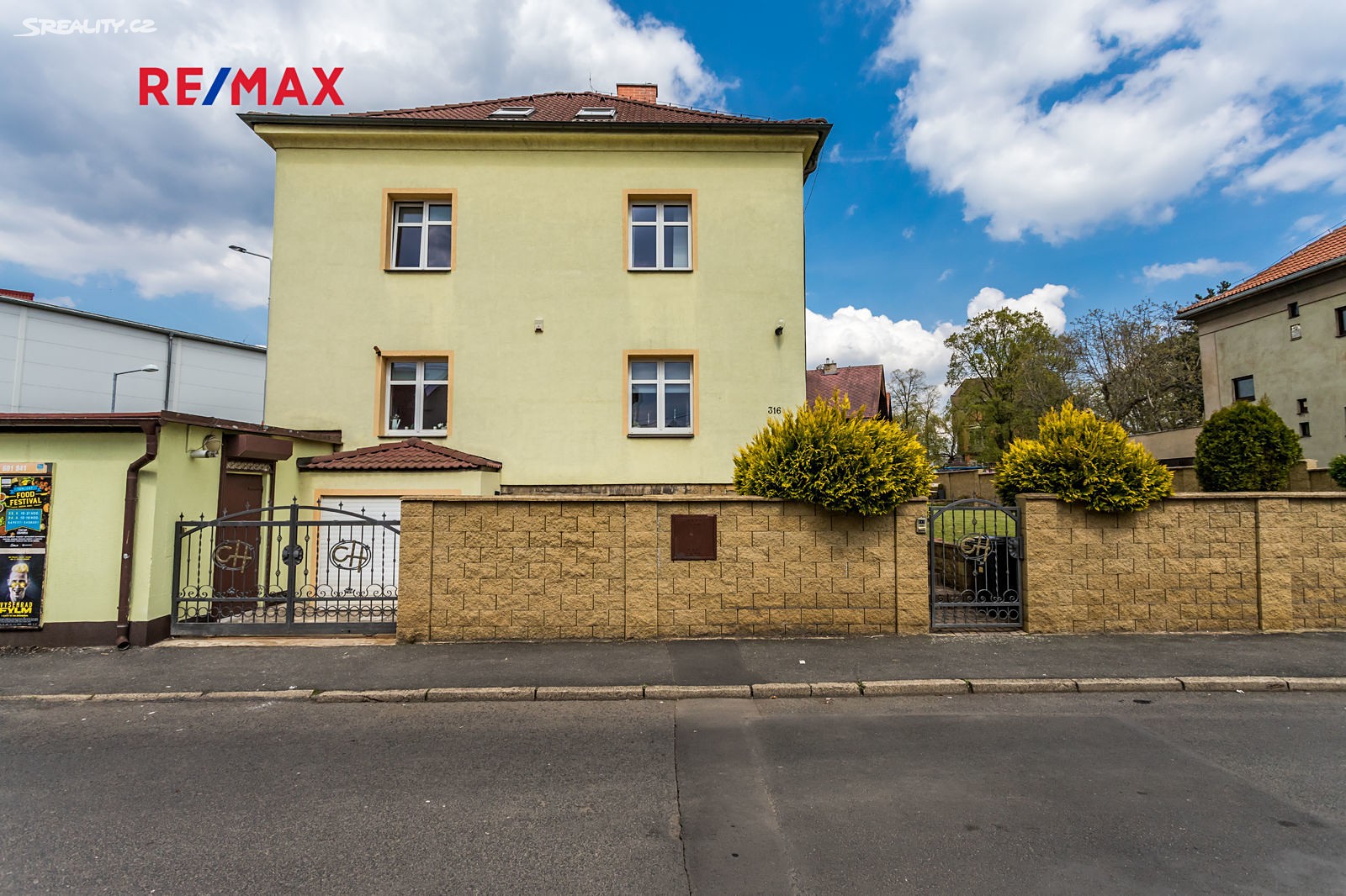 Prodej  vícegeneračního domu 231 m², pozemek 527 m², 5. května, Teplice - Sobědruhy