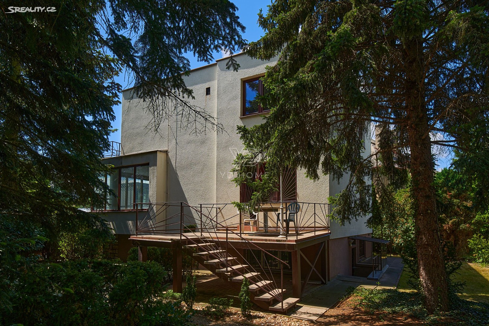 Prodej  vily 272 m², pozemek 697 m², Praha 5 - Smíchov