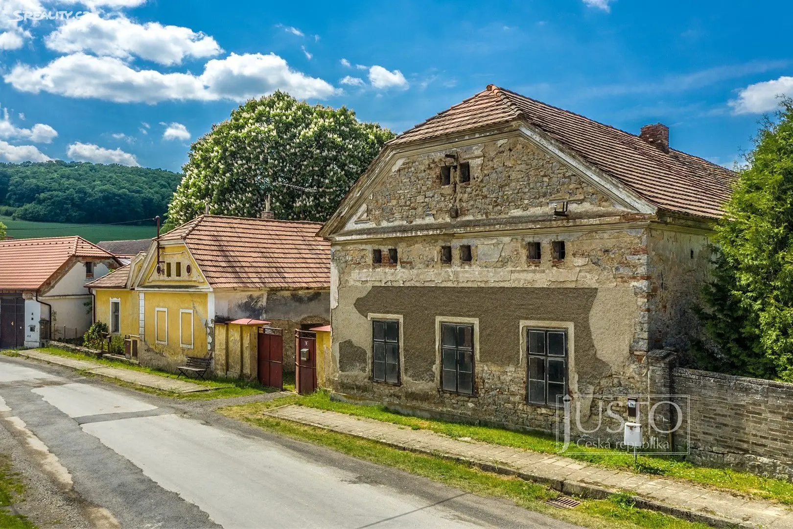 Prodej  zemědělské usedlosti 533 m², pozemek 3 795 m², Vinařice, okres Beroun