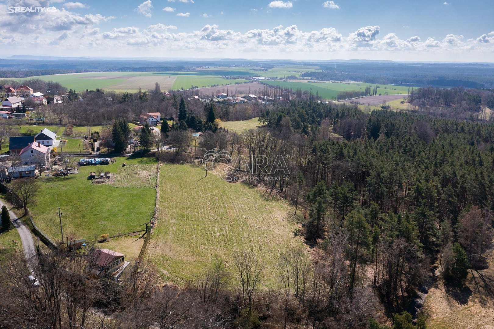 Prodej  stavebního pozemku 7 381 m², Bezděz, okres Česká Lípa