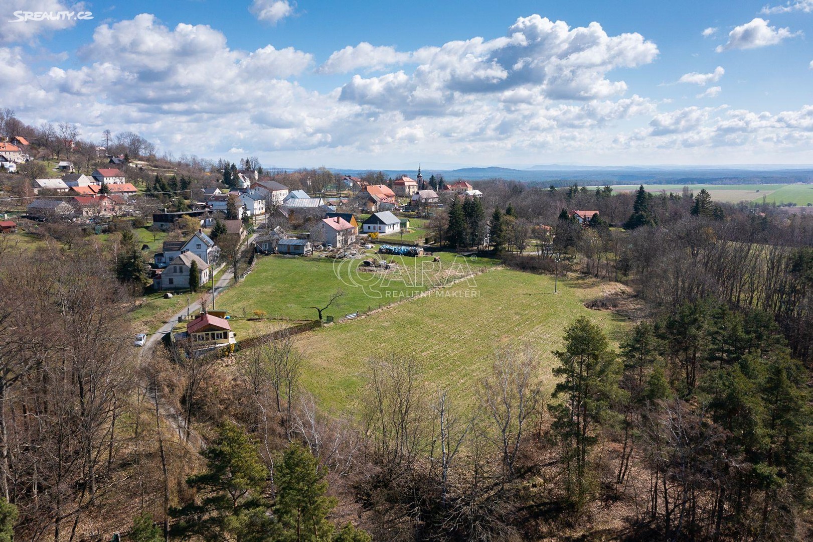 Prodej  stavebního pozemku 7 381 m², Bezděz, okres Česká Lípa
