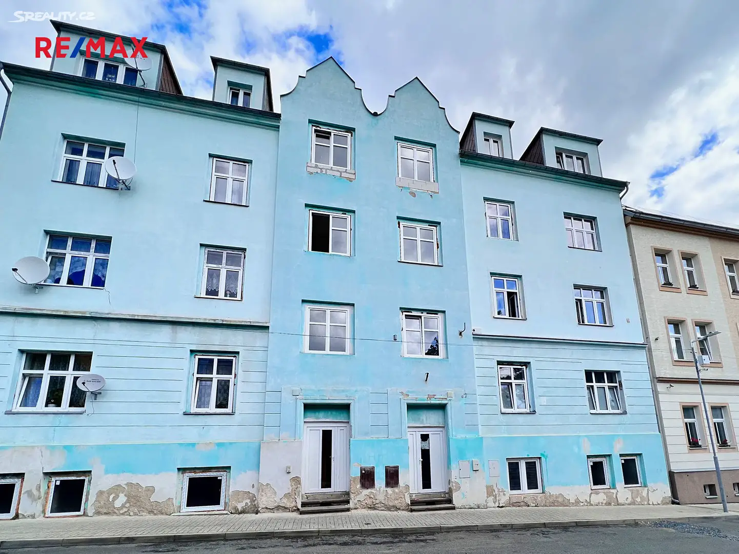 Pronájem bytu 1+1 40 m², Husova, Košťany