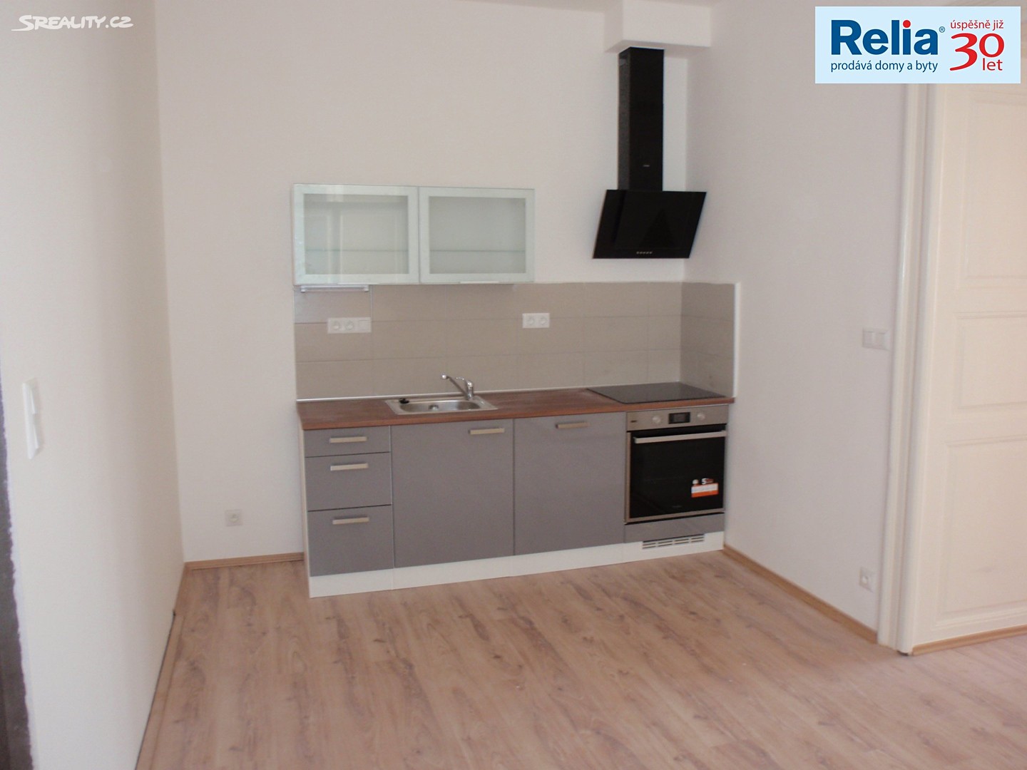 Pronájem bytu 1+1 58 m², nám. Dr. E. Beneše, Liberec - Liberec III-Jeřáb