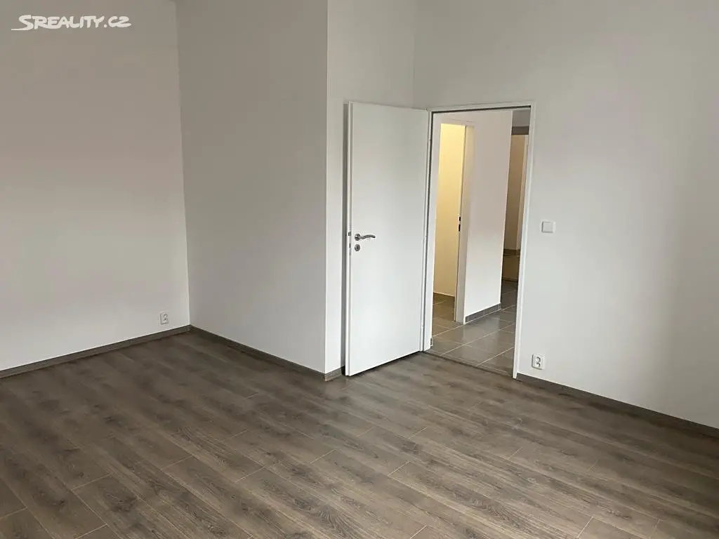 Pronájem bytu 1+1 32 m², Obránců míru, Ostrava - Vítkovice