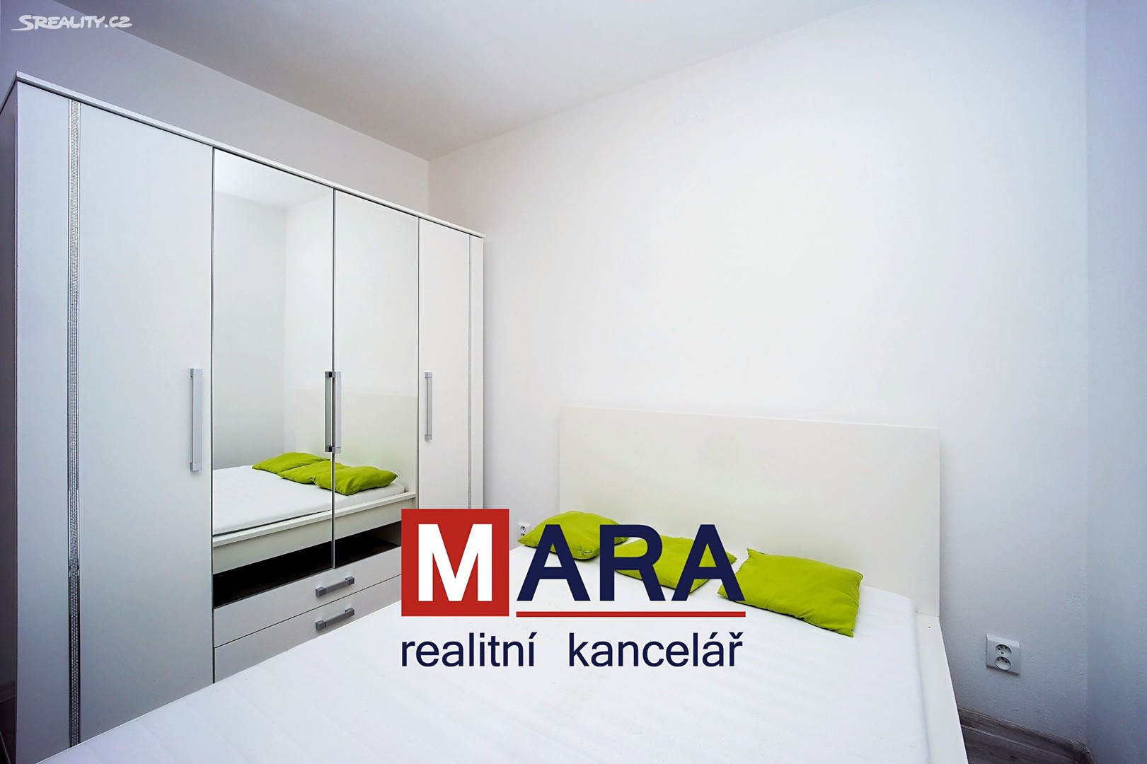 Pronájem bytu 1+kk 30 m², Pod Letištěm, Olomouc - Neředín