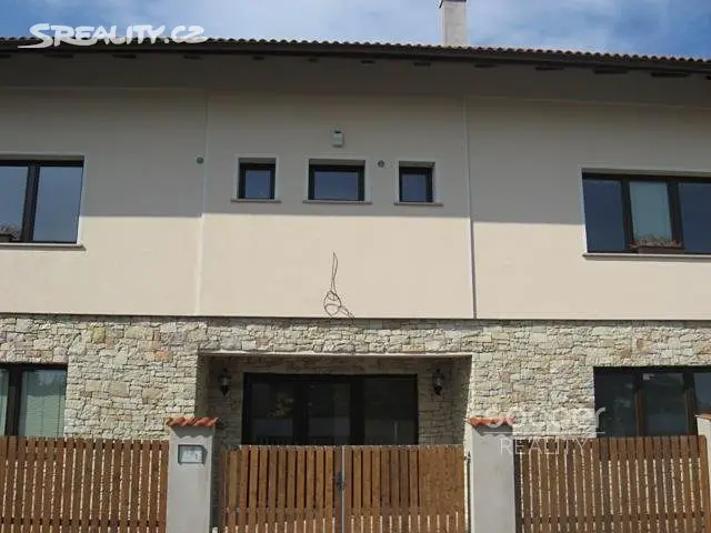Pronájem bytu 1+kk 20 m², Mezihoří, Praha 9 - Horní Počernice