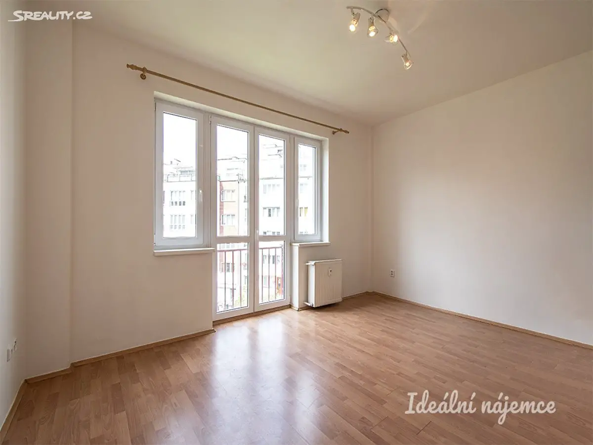 Pronájem bytu 1+kk 24 m², Na Hubálce, Praha 6 - Střešovice