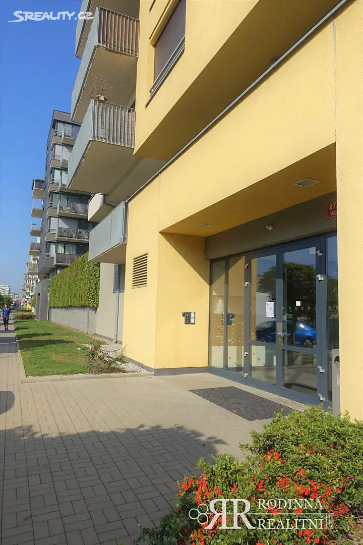 Pronájem bytu 1+kk 38 m², Sousedíkova, Praha - Vysočany