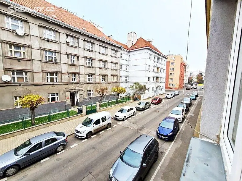 Pronájem bytu 2+kk 52 m², Ukrajinská, Praha 10 - Vršovice