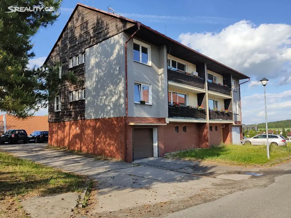 Pronájem bytu 3+1 73 m², Holany, okres Česká Lípa