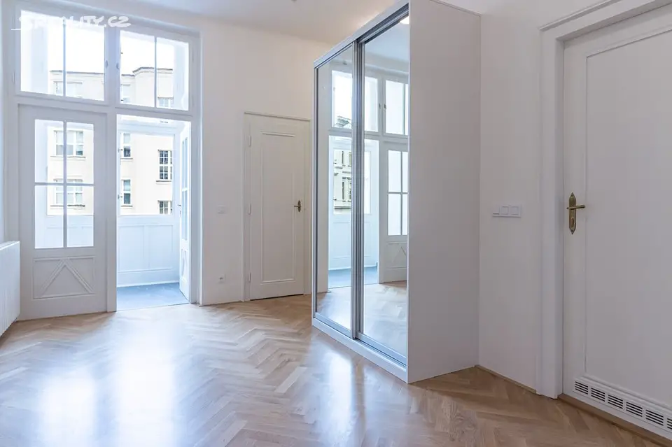 Pronájem bytu 3+1 107 m², Elišky Krásnohorské, Praha 1 - Staré Město