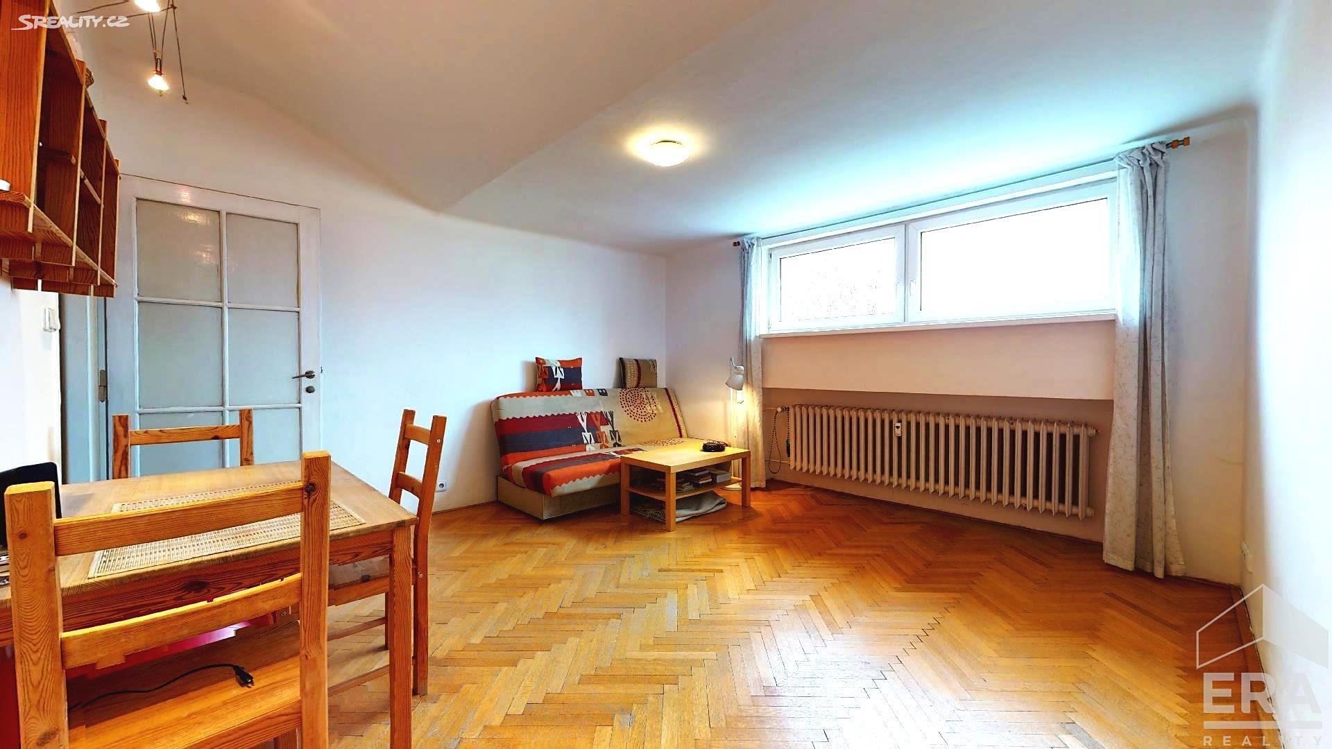 Prodej bytu 2+kk 36 m² (Podkrovní), Lotyšská, Praha 6 - Bubeneč
