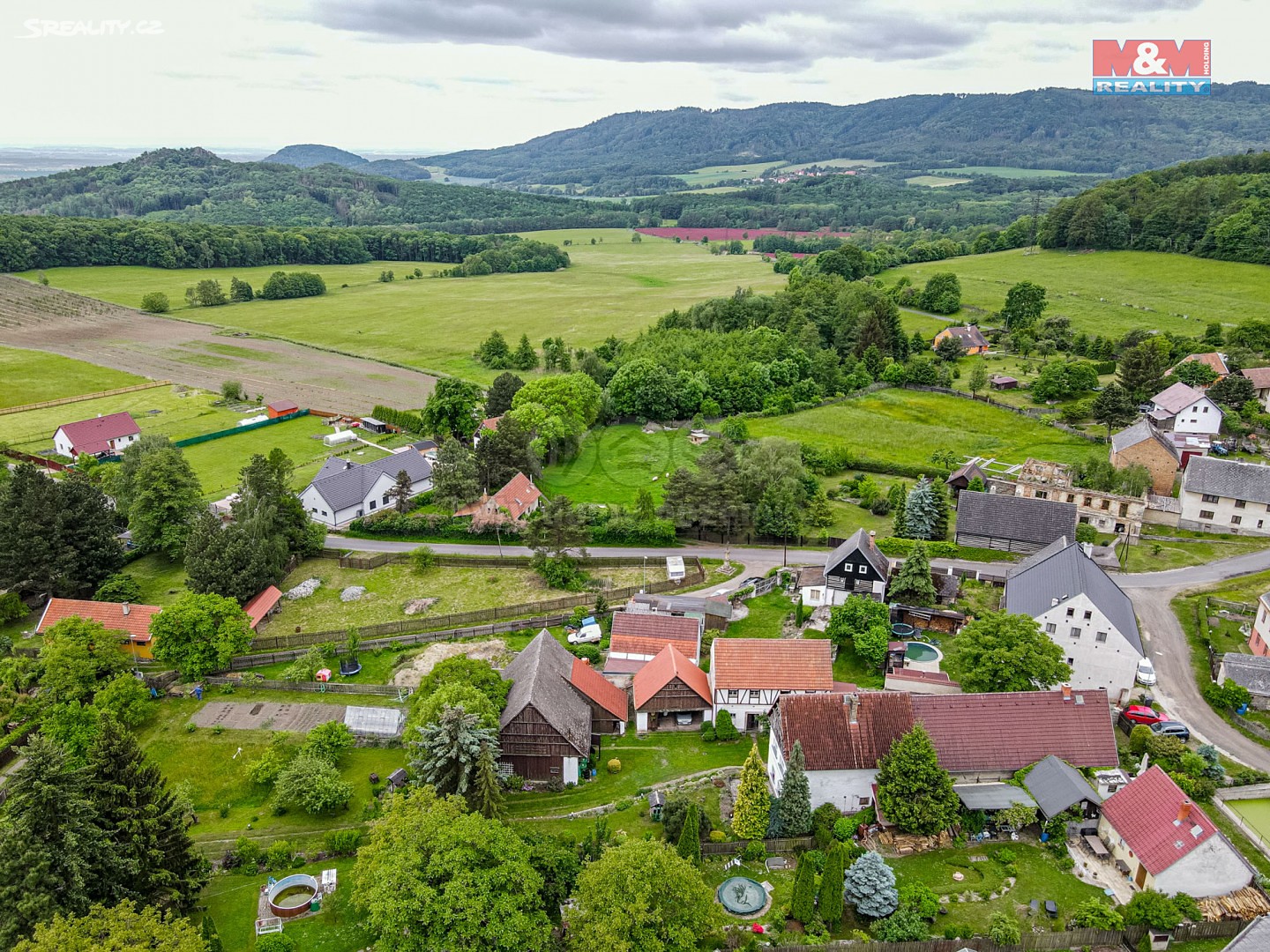 Prodej  chaty 238 m², pozemek 776 m², Třebušín - Řepčice, okres Litoměřice