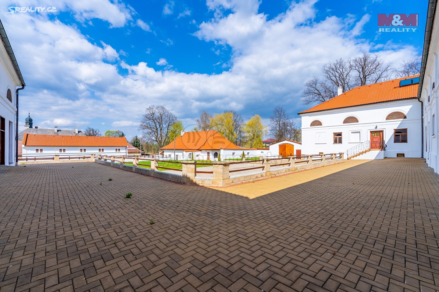 Prodej  rodinného domu 1 371 m², pozemek 56 980 m², Dolní Rožínka, okres Žďár nad Sázavou