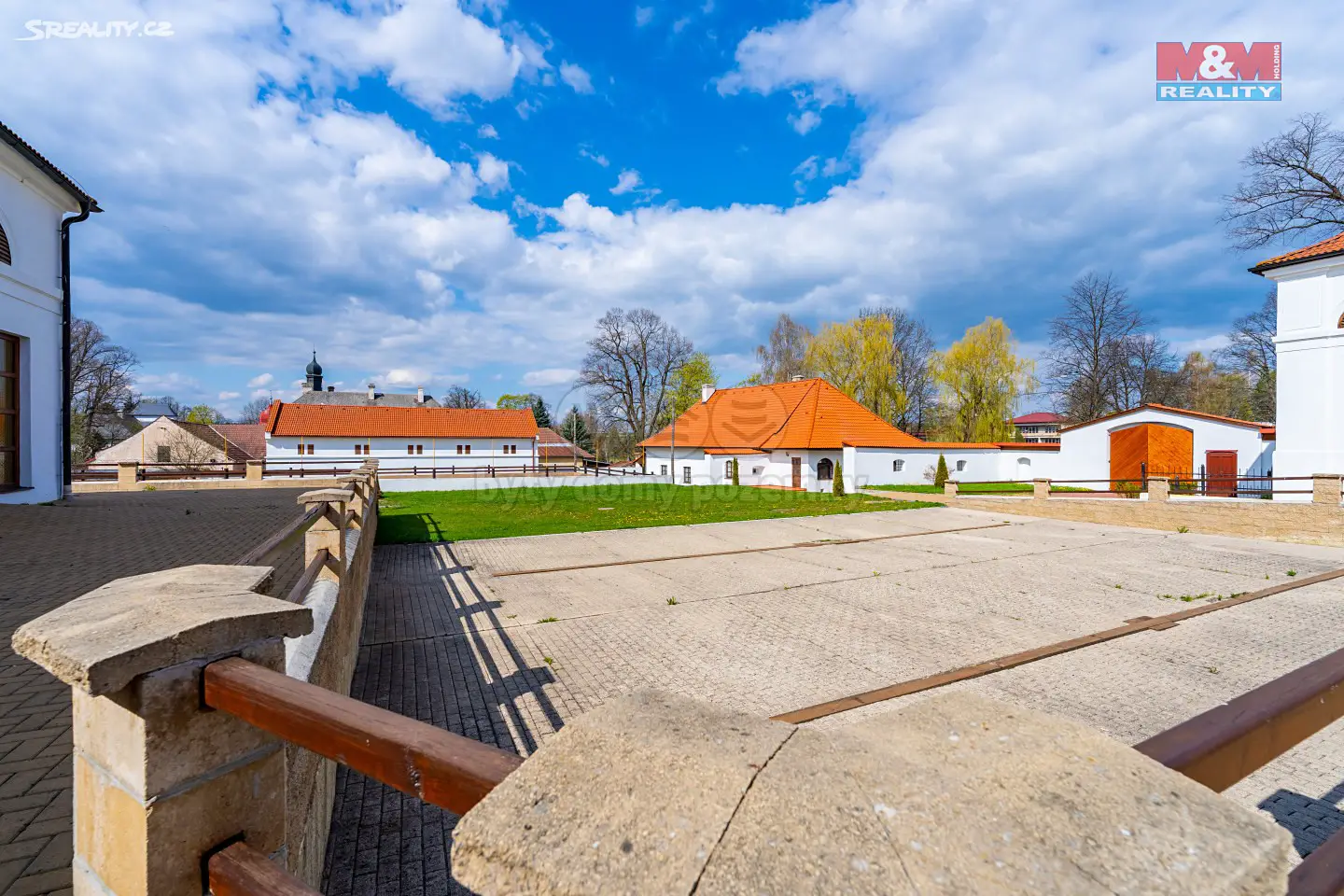 Prodej  rodinného domu 1 371 m², pozemek 56 980 m², Dolní Rožínka, okres Žďár nad Sázavou