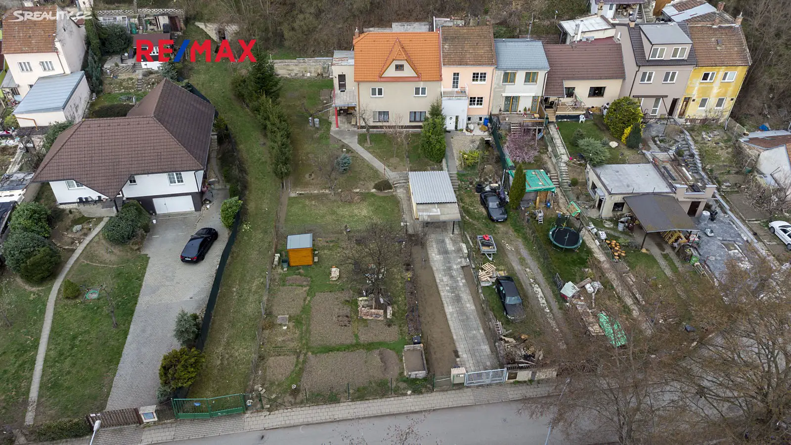 Prodej  vícegeneračního domu 240 m², pozemek 833 m², Zlatníky, Brno - Obřany