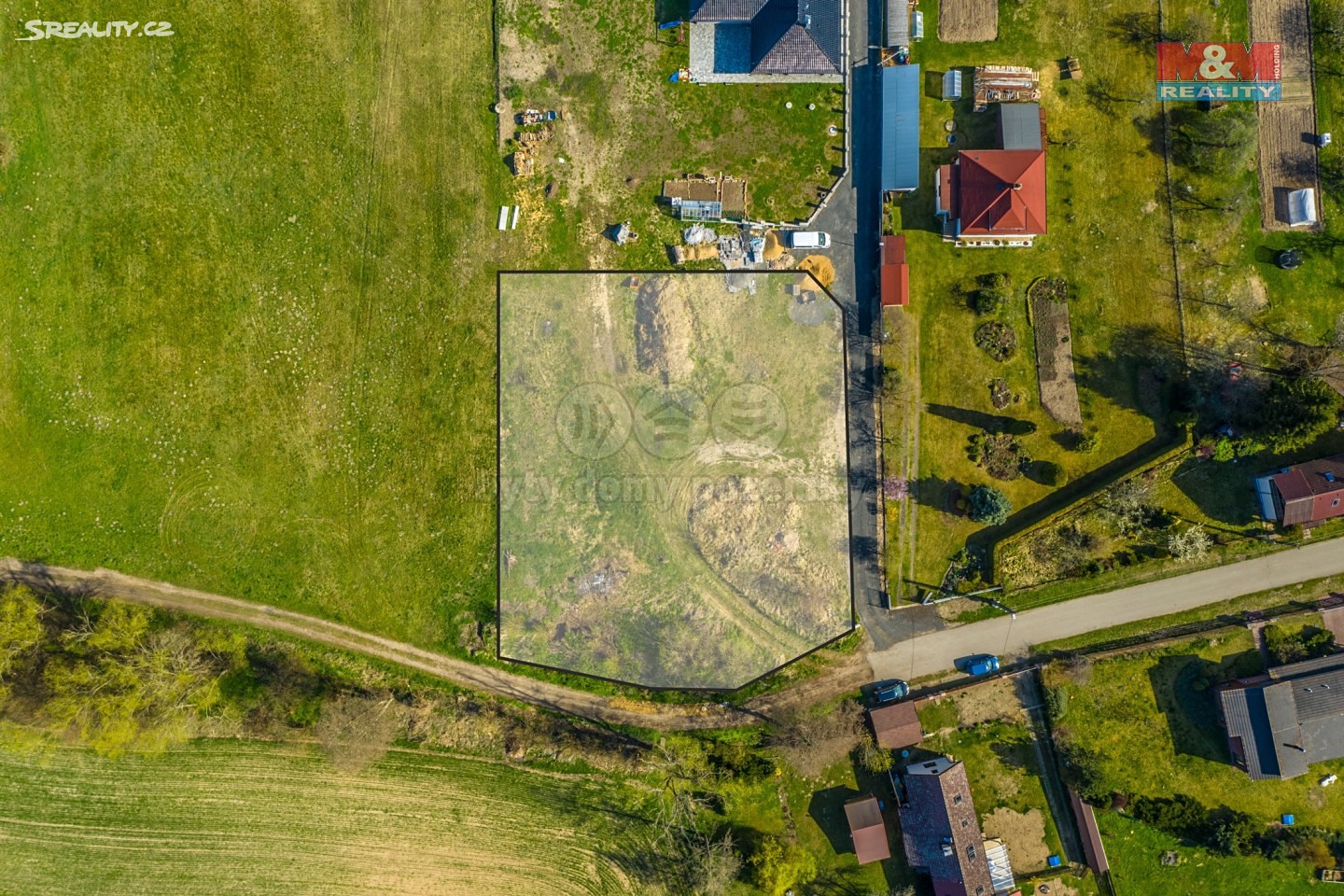 Prodej  stavebního pozemku 2 200 m², Dolní Bousov - Vlčí Pole, okres Mladá Boleslav