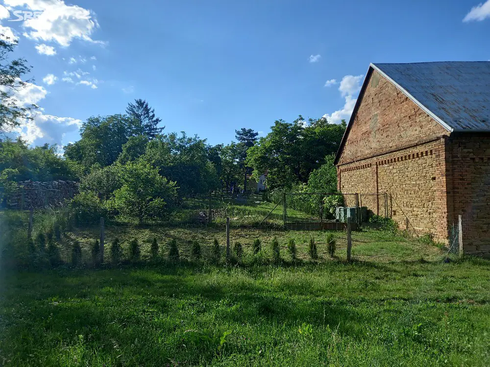 Prodej  stavebního pozemku 800 m², Kroměříž - Trávník, okres Kroměříž