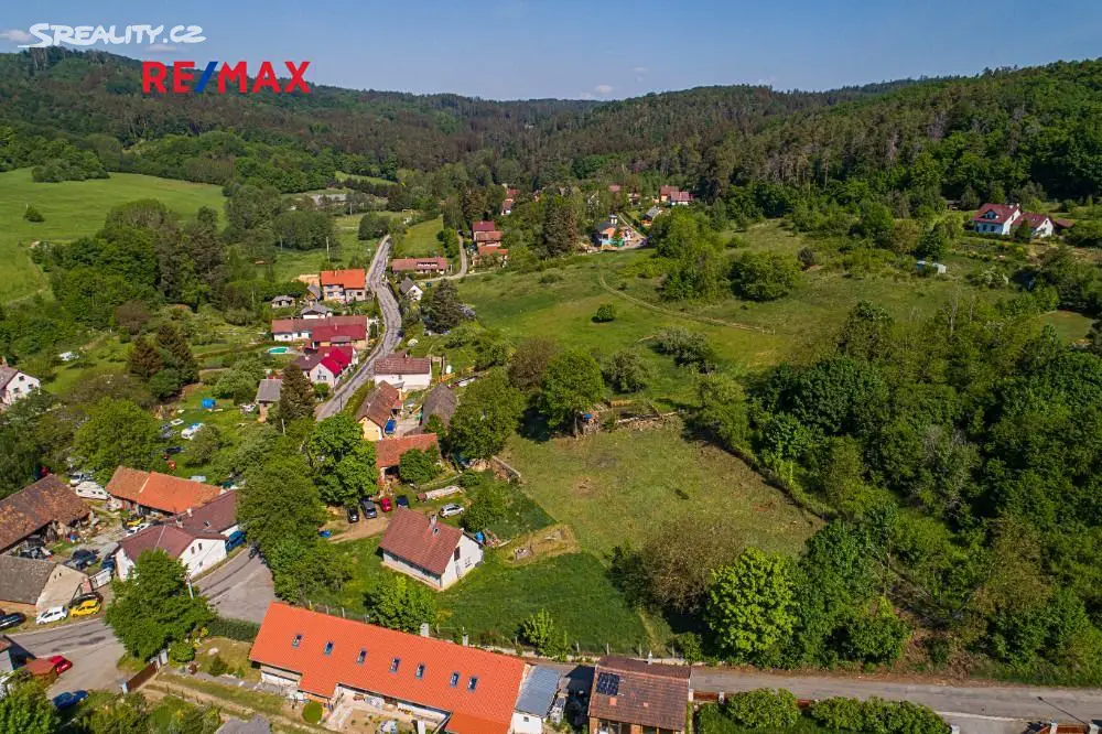 Prodej  stavebního pozemku 2 200 m², Týnec nad Sázavou - Čakovice, okres Benešov