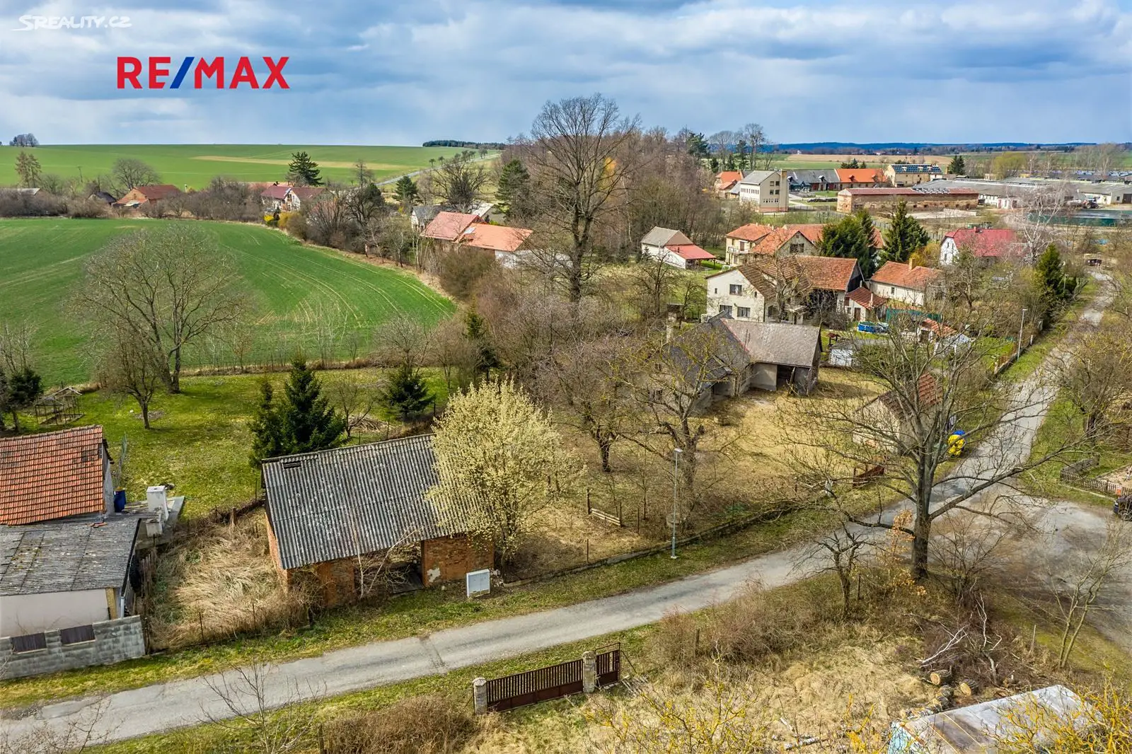 Prodej  stavebního pozemku 1 315 m², Uhlířské Janovice - Bláto, okres Kutná Hora